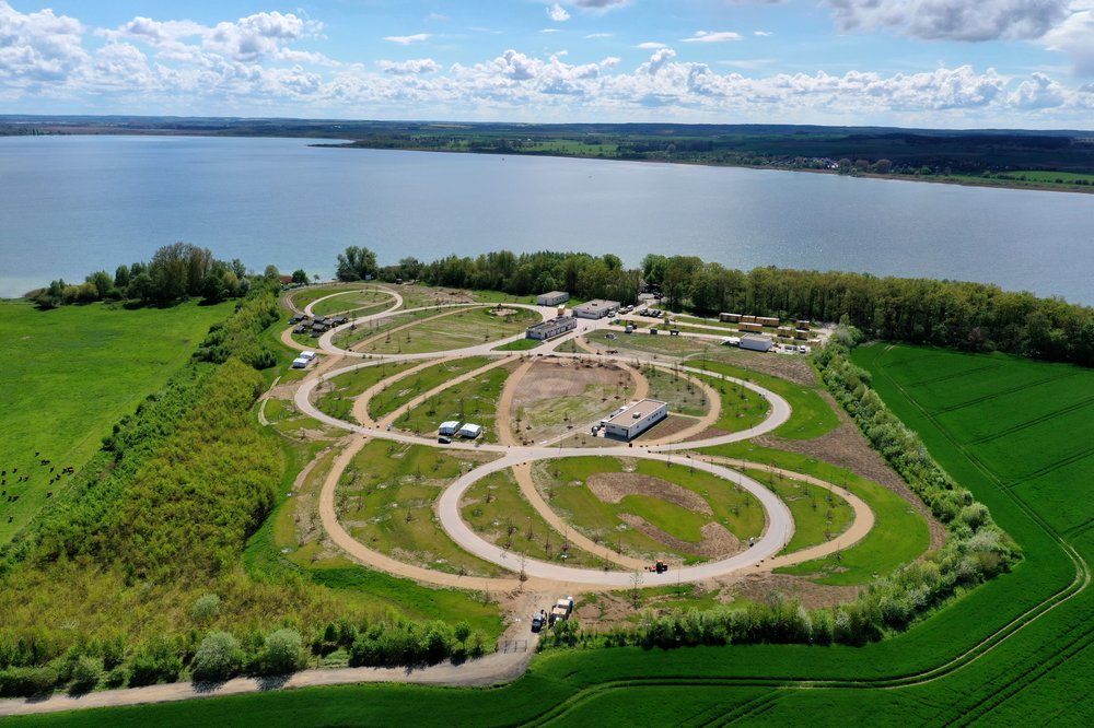 Blick von oben auf das Gelände des Campingplatz Sonnenkap